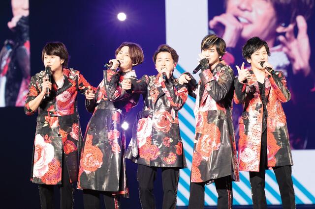 嵐、ついに解散を発表。再集結コンサートが2026年春に決定